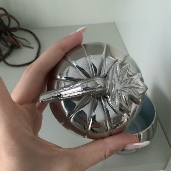 Vintage Retired BATH & BODY WORKS Silver Metal Pumpkin Candle Containers Lid X 3 - Picture 13 of 16